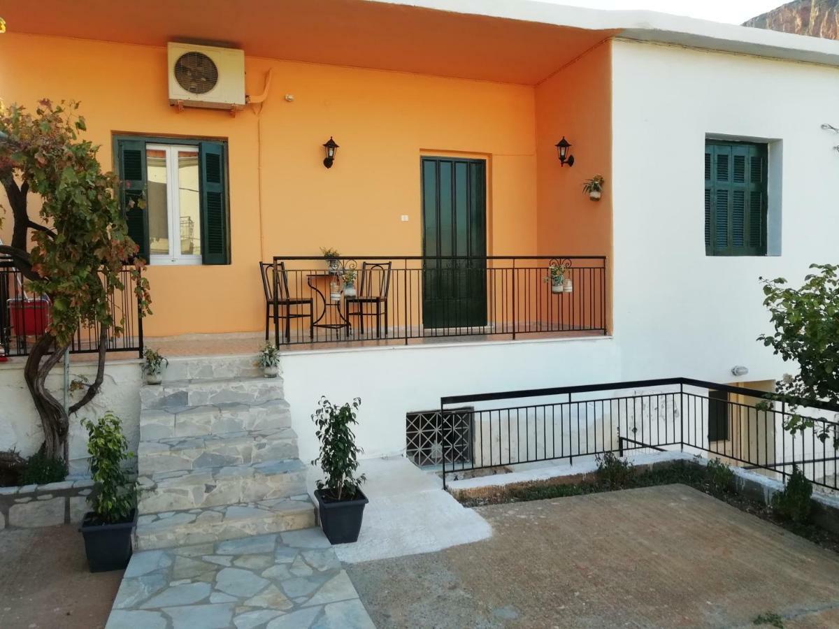 Nala'S House Apartamento Leonídion Exterior foto